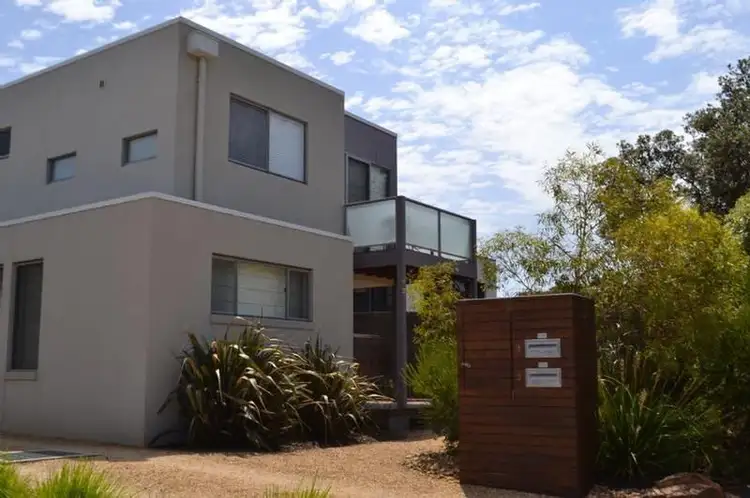 1/12 Ebor Avenue, Inverloch VIC 3996