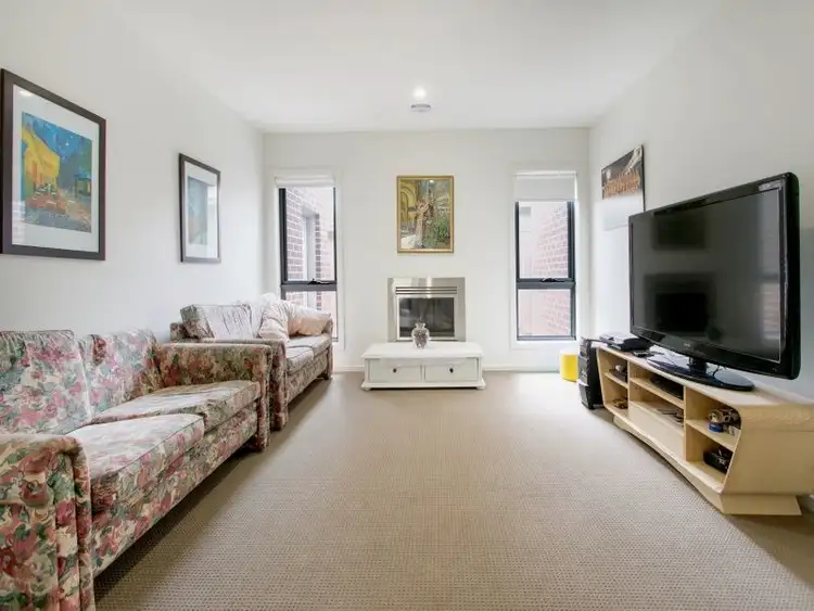 Fifth view of Homely house listing, 10 Warrenwood Place, Langwarrin VIC 3910