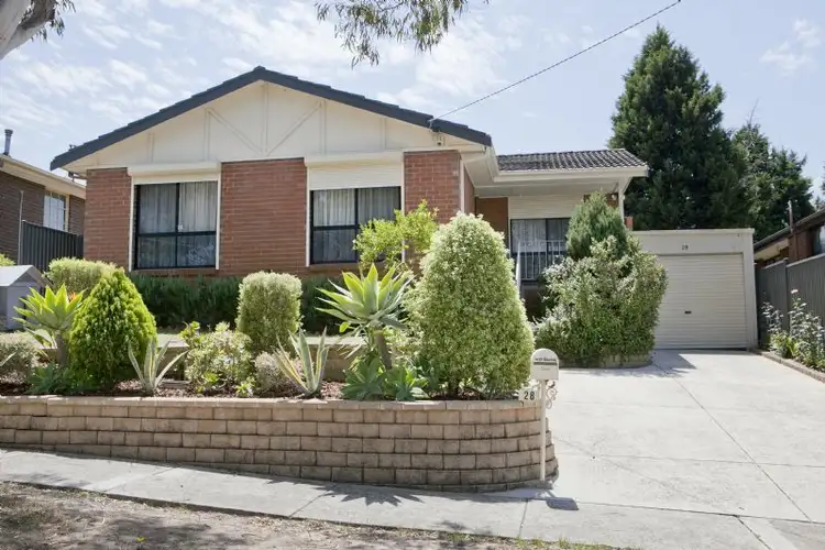 28 Briarhurst Ave, Dandenong North VIC 3175