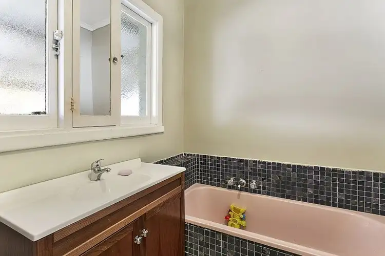 Sixth view of Homely house listing, 4 Marklin Street, Cranbourne VIC 3977