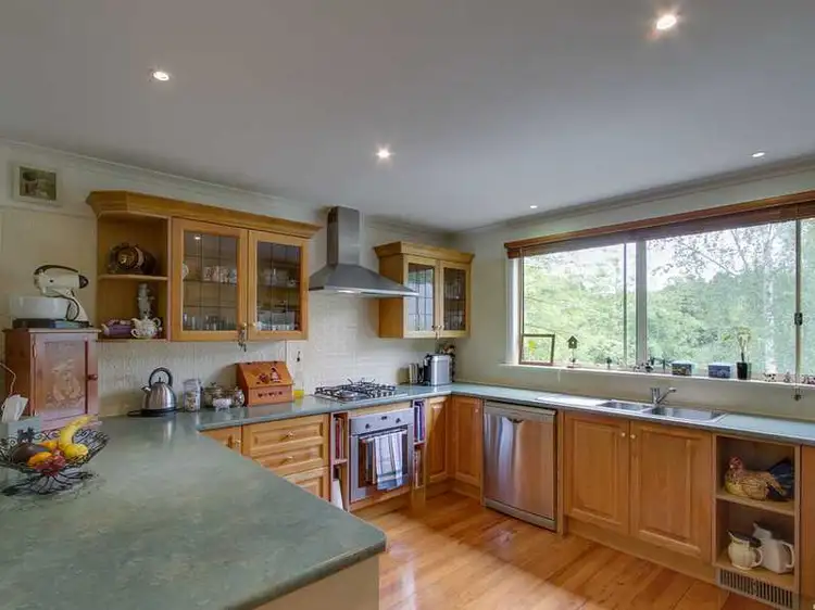 25 Emerald Lake Road, Emerald VIC 3782