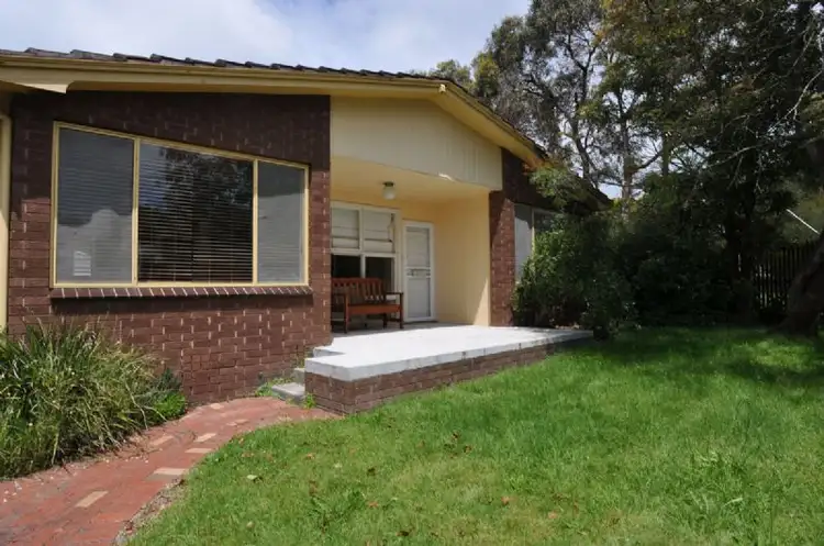 6 Bayview Avenue, Inverloch VIC 3996