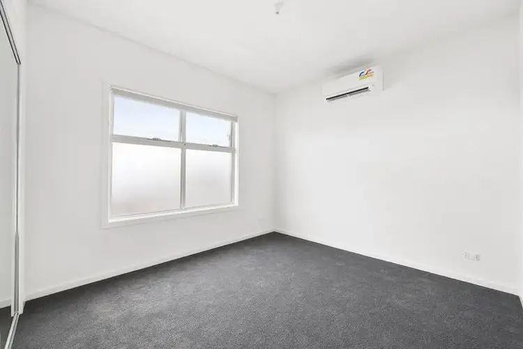 Fifth view of Homely townhouse listing, 2/71 Maude Avenue, Glenroy VIC 3046
