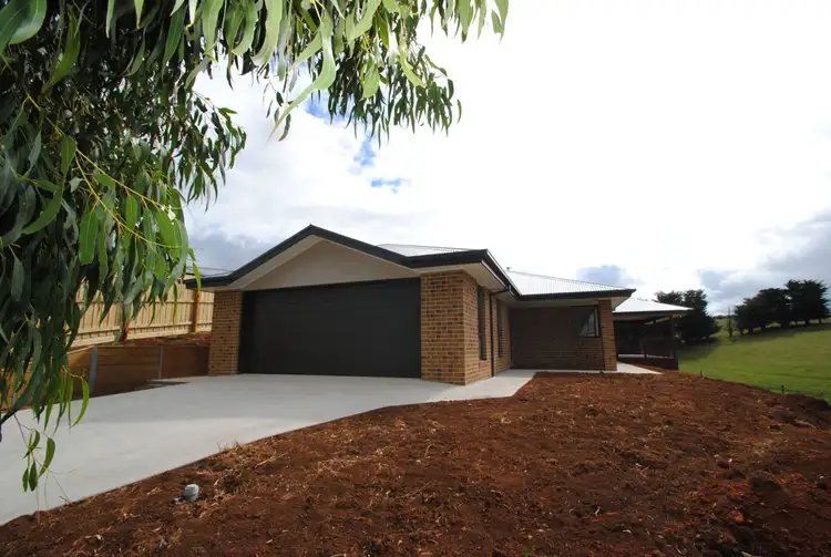 24 ECCLES WAY, Leongatha VIC 3953