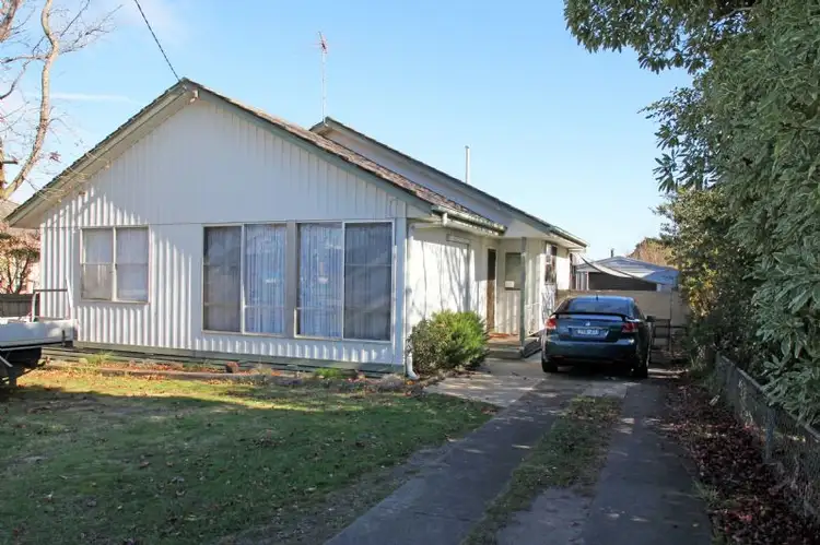 14 Sloan Avenue, Leongatha VIC 3953