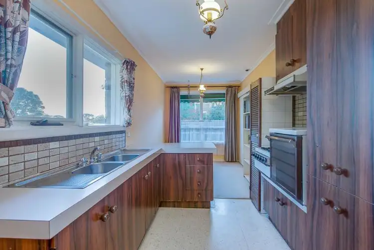 4 Eton Street, Mount Waverley VIC 3149
