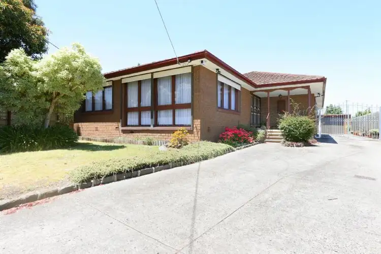 15 Harefield Crescent, Kealba VIC 3021