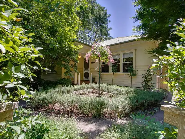 Main view of Homely house listing, 3 Vika Avenue, Monbulk VIC 3793