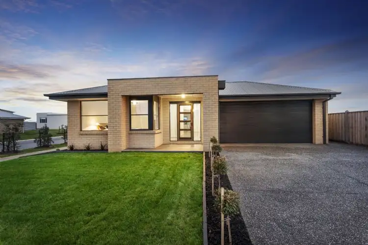 18 BLOSSOM ROAD, Cowes VIC 3922