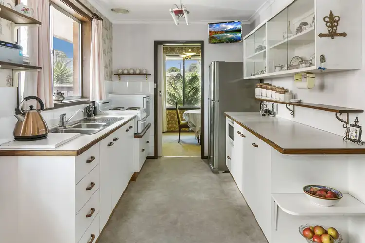 Second view of Homely house listing, 5 Cliveden Avenue, Frankston VIC 3199