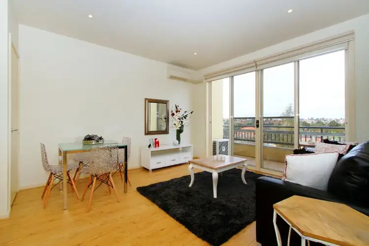 Fourth view of Homely apartment listing, 15/2 North Avenue, Strathmore VIC 3041