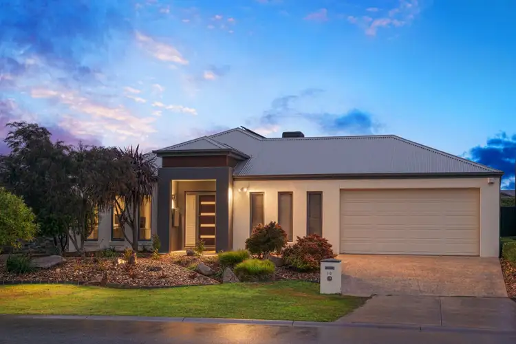 10 Parish Court, Narre Warren South VIC 3805