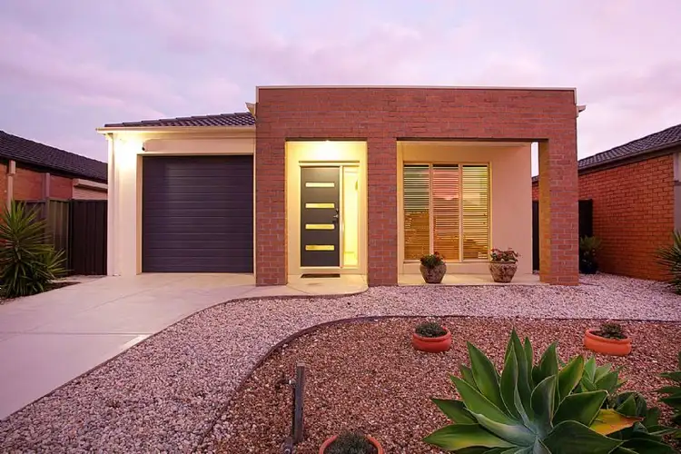 18 Hatfield Place, Deer Park VIC 3023