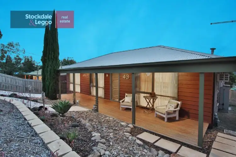 43 Sugarloaf Drive, Chirnside Park VIC 3116