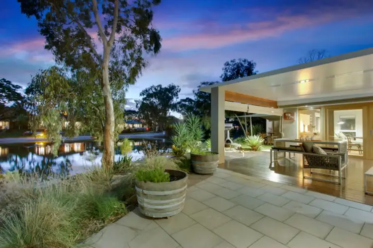 2 Iluka Island, Patterson Lakes VIC 3197