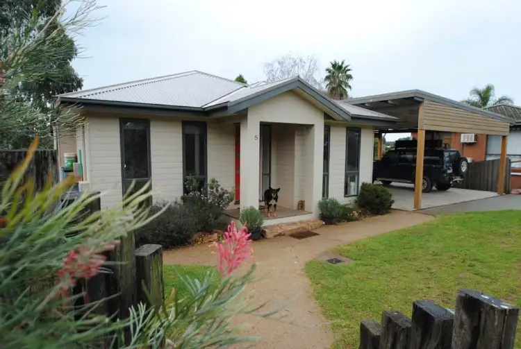 5 CHAMBERLAIN DRIVE, Leongatha VIC 3953