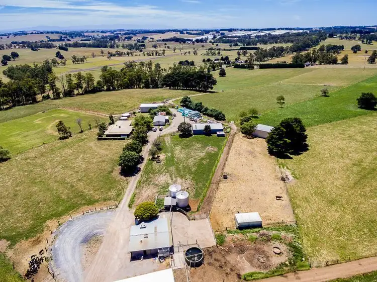 26 Moore Road, Drouin South VIC 3818