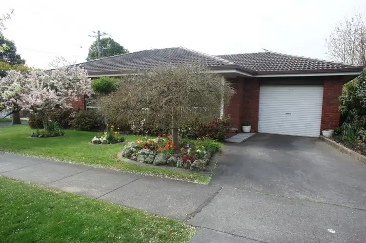 1/18 Hopetoun Road, Drouin VIC 3818