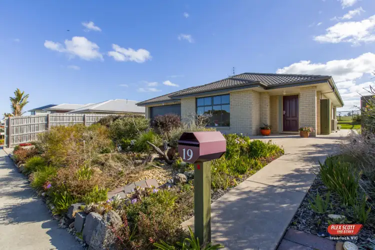 19 Oceanic Drive, Inverloch VIC 3996