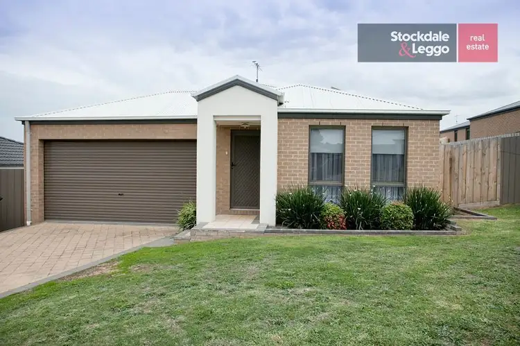 9 Sutherland Way, Drouin VIC 3818