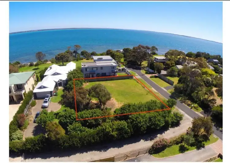 4 LANGARD ROAD, Cowes VIC 3922