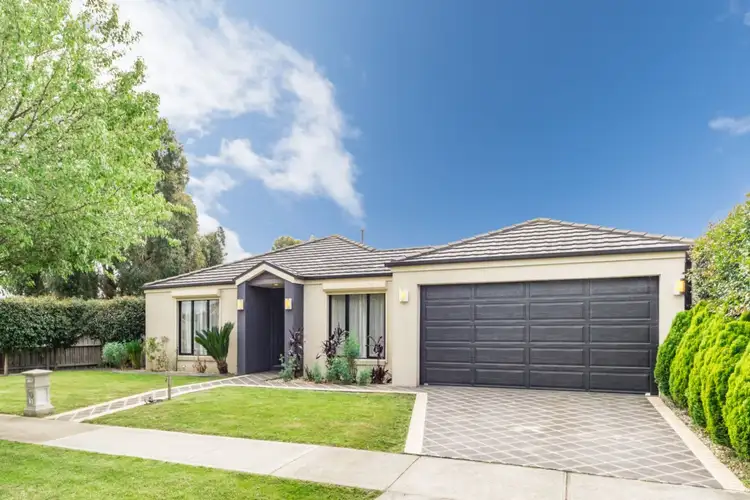63 Boronia Avenue, Cranbourne VIC 3977