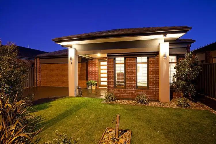 7 Longfield Way, Deer Park VIC 3023