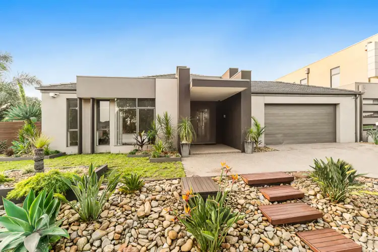 6 Freshwater Boulevard, Lyndhurst VIC 3975