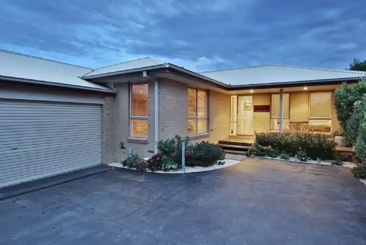 33A Rolling Hills Road, Chirnside Park VIC 3116