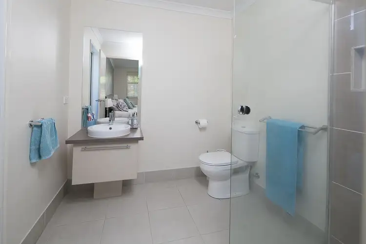Third view of Homely house listing, 5 Webb Court, Pakenham VIC 3810