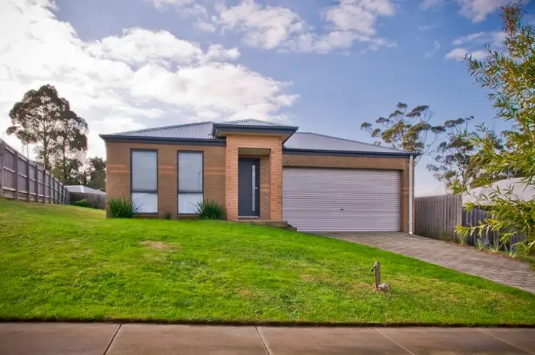 12 Sutherland Way, Drouin VIC 3818