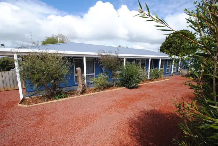 Seventh view of Homely house listing, 10 NOEL COURT, Leongatha VIC 3953