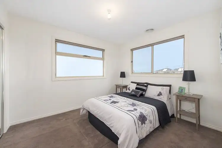 Fifth view of Homely townhouse listing, 1/26 Heather Court, Glenroy VIC 3046