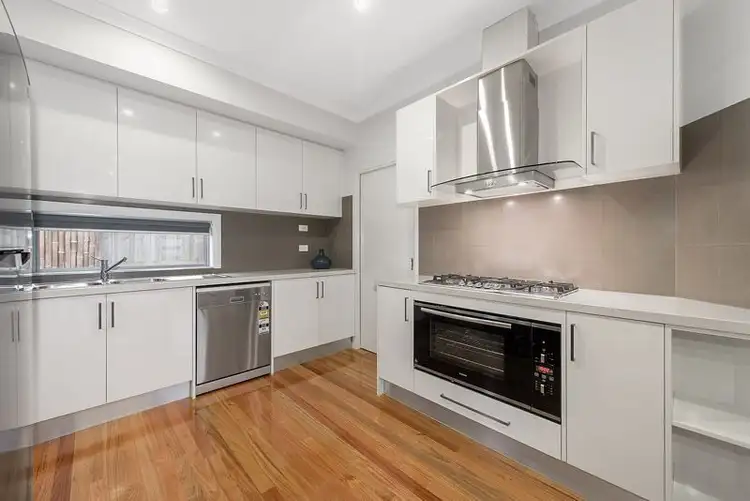 2/112 Cardinal Road, Glenroy VIC 3046