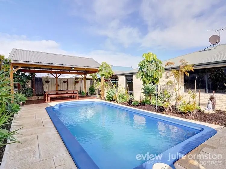 6 Chatsworth Drive, Hocking WA 6065