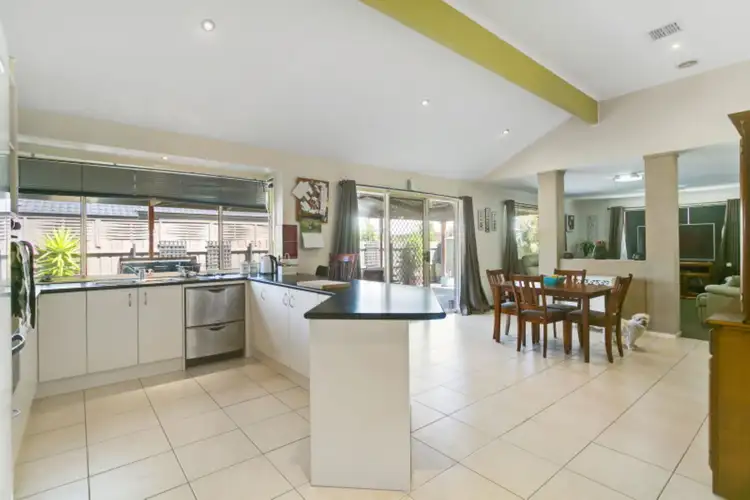 Fifth view of Homely house listing, 3 Amethyst Close, Skye VIC 3977