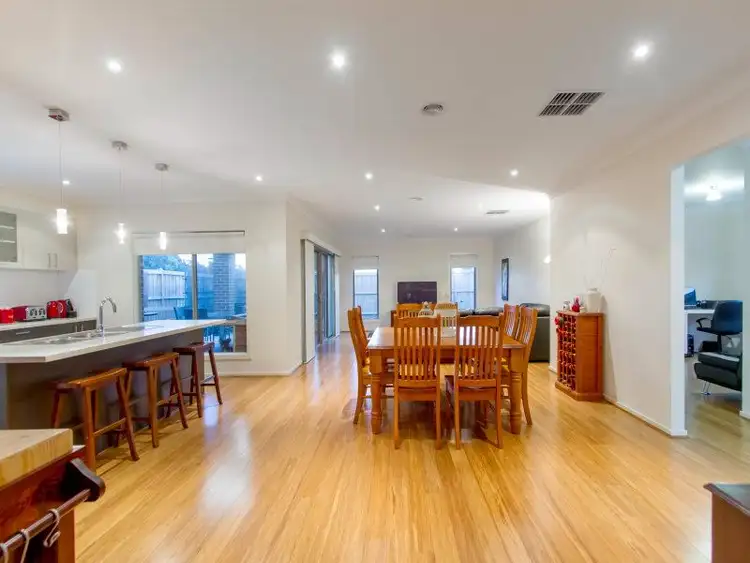 Fourth view of Homely house listing, 6 Bonacci Place, Langwarrin VIC 3910