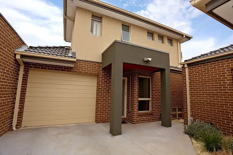 3/3 Fraser  Court, Jacana VIC 3047