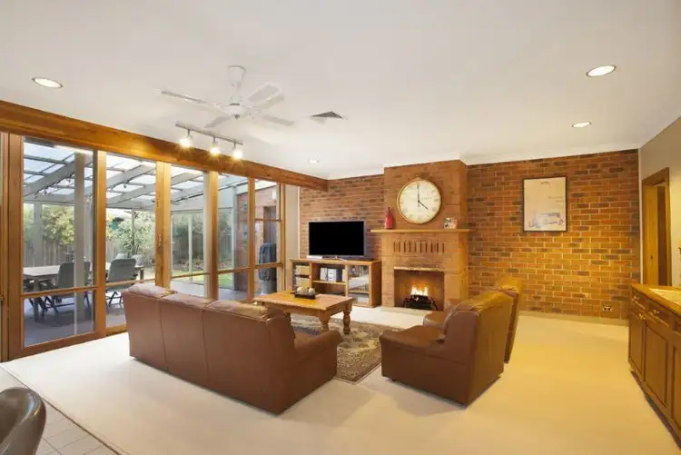 Fifth view of Homely house listing, 3 Oakdene Court, Mount Waverley VIC 3149