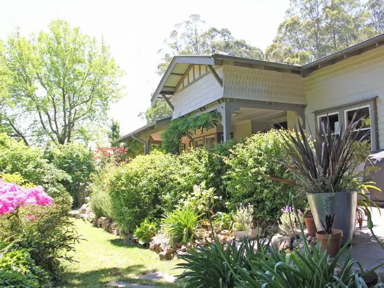 4 Charlemont Lane, Olinda VIC 3788