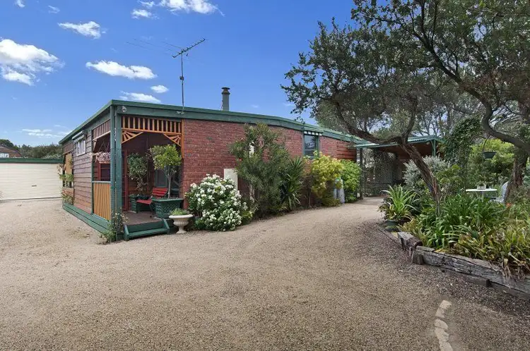 303 Sandy Road, St Andrews Beach VIC 3941
