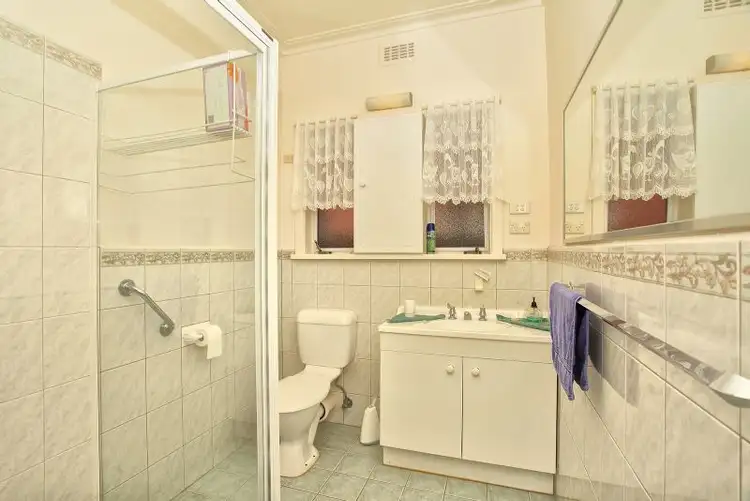 Fifth view of Homely house listing, 4 Scott Avenue, St Albans VIC 3021