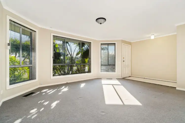 Sixth view of Homely house listing, 8 Marissa Court, Langwarrin VIC 3910