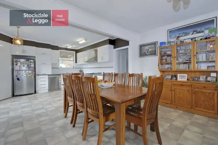 Sixth view of Homely house listing, 2 Fraser Court, Morwell VIC 3840