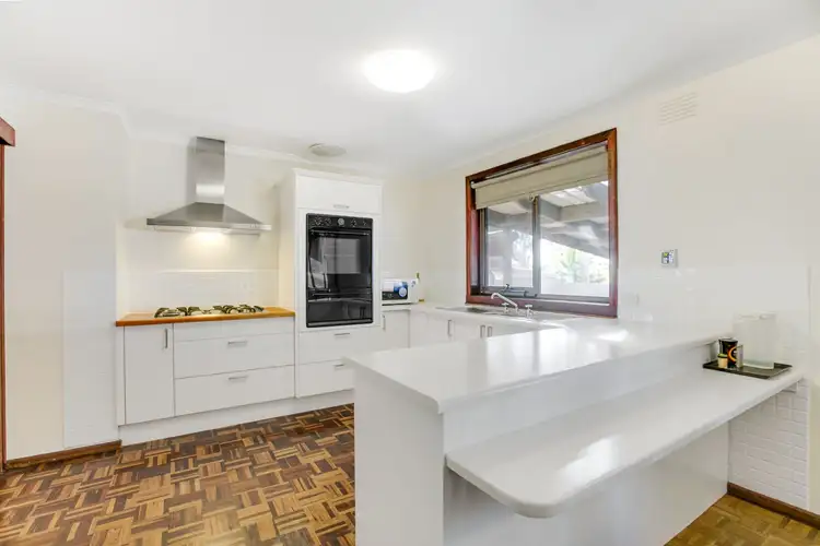 Fifth view of Homely house listing, 6 Wilbraham Court, Frankston VIC 3199