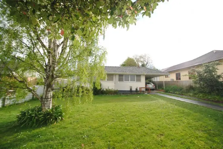 16 BLACKMORE AVENUE, Leongatha VIC 3953