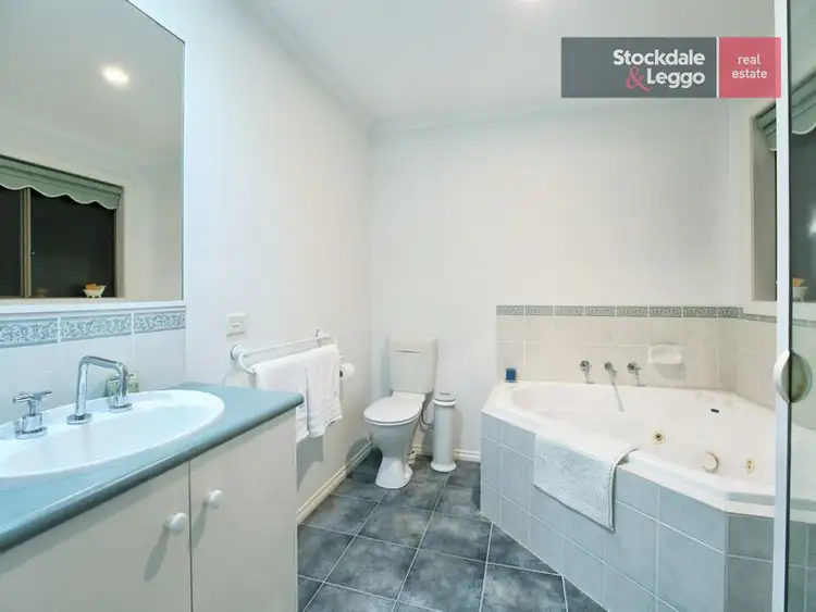 Seventh view of Homely house listing, 4 Lamplight Way, Attwood VIC 3049