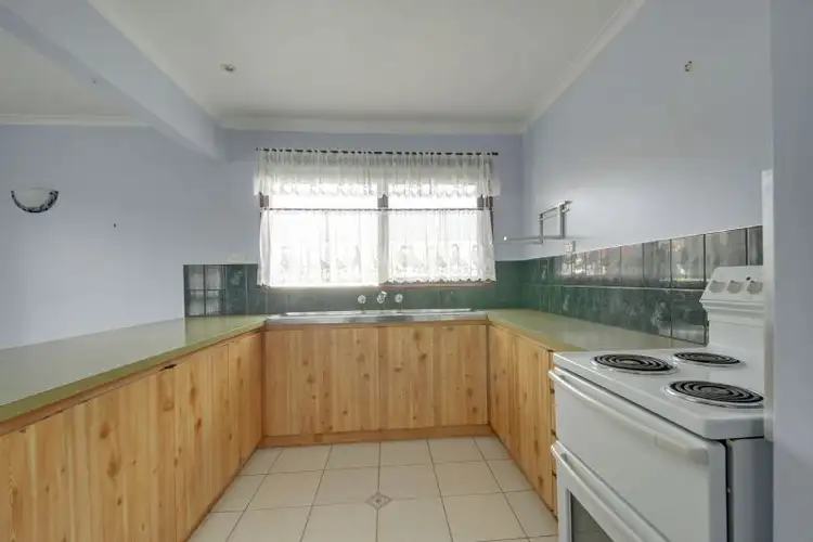 Fourth view of Homely unit listing, 1/16 Sinclair Avenue, Morwell VIC 3840