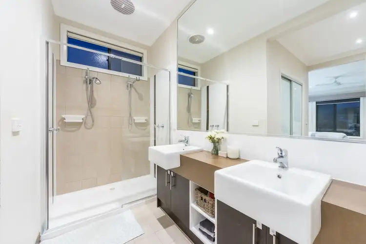 Seventh view of Homely house listing, 21 Player Drive, Narre Warren VIC 3805