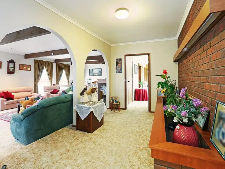 Fifth view of Homely house listing, 4 Raydon Court, Grovedale VIC 3216